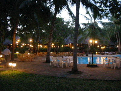 Pool im SHANZU Hotel (ohne Stativ leider etwas unscharf)