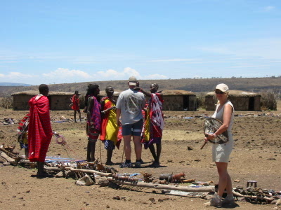 Masai Dorf mit "Supermarkt"