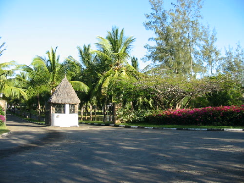 Eingang zu den 4 ASC Hotels (Palm, Coral, Shanzu, Paradise)